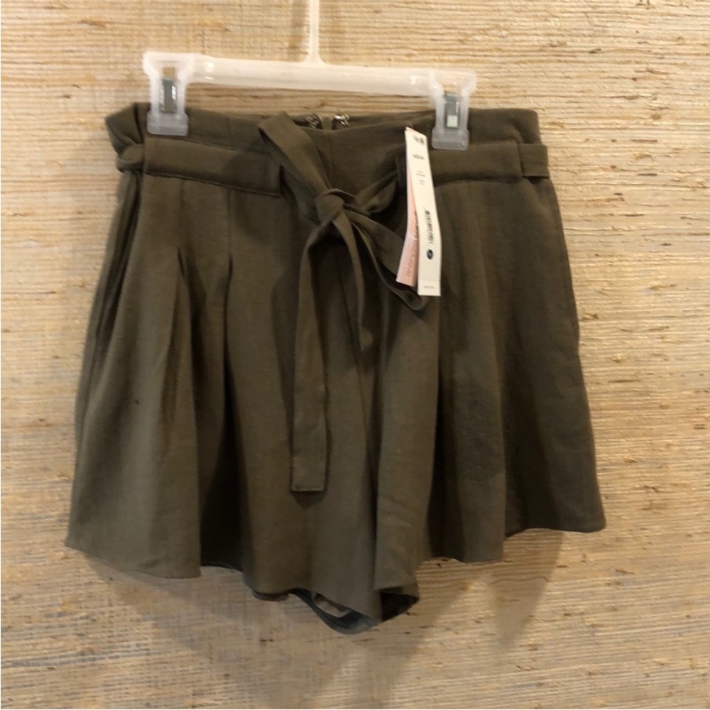 Aqua Olive Green Tie-Waist Women's Shorts
